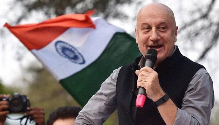 कलम ३७० हटवल्यास काश्मीर समस्येवर तोडगा निघेल- अनुपम खेर कलम ३७० हटवल्यास काश्मीर समस्येवर तोडगा निघेल- अनुपम खेर