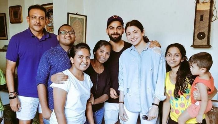 विराटला भेटण्यासाठी श्रीलंकेत पोहोचली अनुष्का शर्मा विराटला भेटण्यासाठी श्रीलंकेत पोहोचली अनुष्का शर्मा