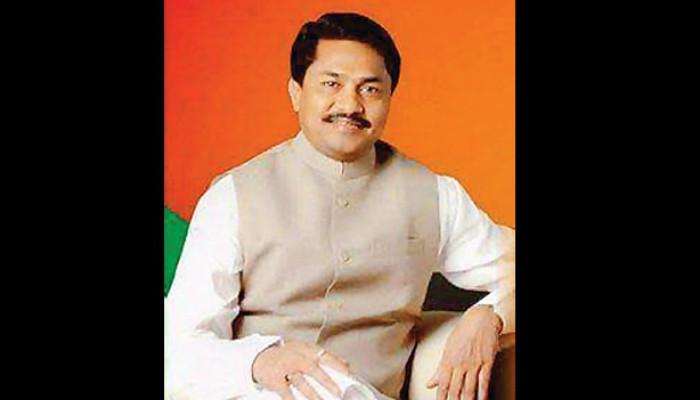कर्जमाफीवरून भाजप खासदाराचा मुख्यमंत्र्यांना घरचा अहेर कर्जमाफीवरून भाजप खासदाराचा मुख्यमंत्र्यांना घरचा अहेर