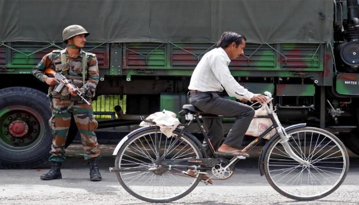 राम रहीमला सोमवारी सुनावणार शिक्षा, इंटरनेट आणि मोबाईल सेवा बंद राम रहीमला सोमवारी सुनावणार शिक्षा, इंटरनेट आणि मोबाईल सेवा बंद