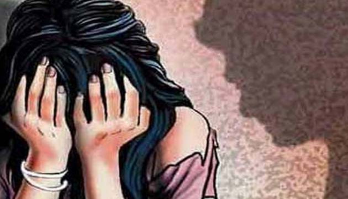 उस्मानाबादमध्ये १४ वर्षाच्या मुलीवर दोघांनी केला बलात्कार उस्मानाबादमध्ये १४ वर्षाच्या मुलीवर दोघांनी केला बलात्कार