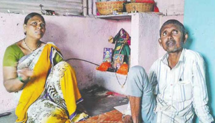 ‘गौरी गणपतीच्या सणाला…’च्या गीतकारावर उपासमारीची वेळ ‘गौरी गणपतीच्या सणाला…’च्या गीतकारावर उपासमारीची वेळ
