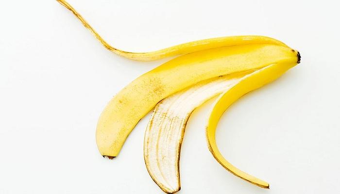 केळ्याच्या सालीचे असेही फायदे केळ्याच्या सालीचे असेही फायदे