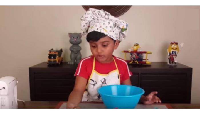 वय ६ वर्ष आणि दिवसाची कमाई १ लाख रूपये वय ६ वर्ष आणि दिवसाची कमाई १ लाख रूपये