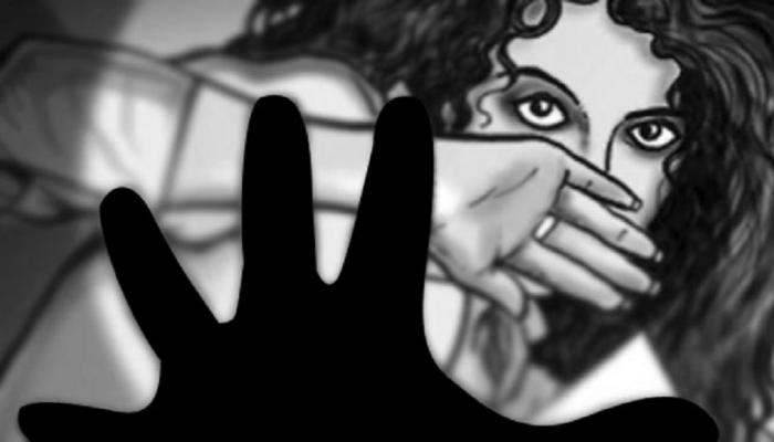 अल्पवयीन मुलीवर गॅंगरेप करुन व्हिडिओ केला व्हायरल अल्पवयीन मुलीवर गॅंगरेप करुन व्हिडिओ केला व्हायरल
