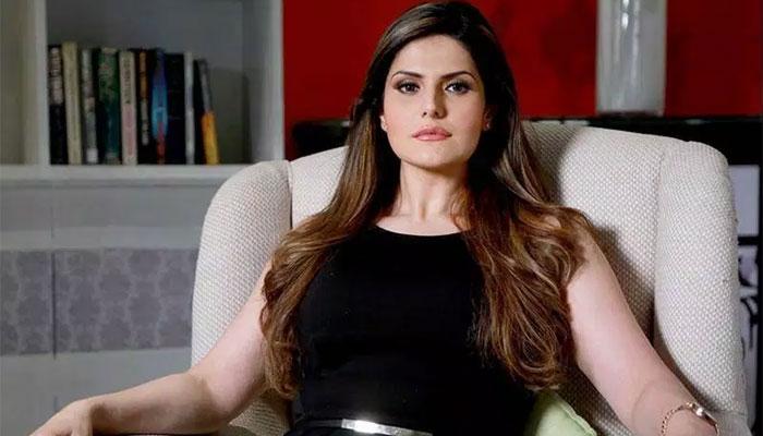 'या' क्रिकेटरची चाहती आहे अभिनेत्री जरीन खान 'या' क्रिकेटरची चाहती आहे अभिनेत्री जरीन खान