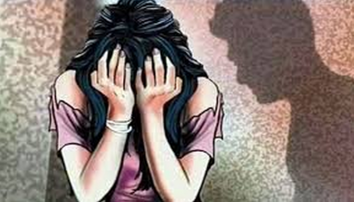 हातपाय तोडण्याची धमकी देऊन मुलीचा विनयभंग... हातपाय तोडण्याची धमकी देऊन मुलीचा विनयभंग...