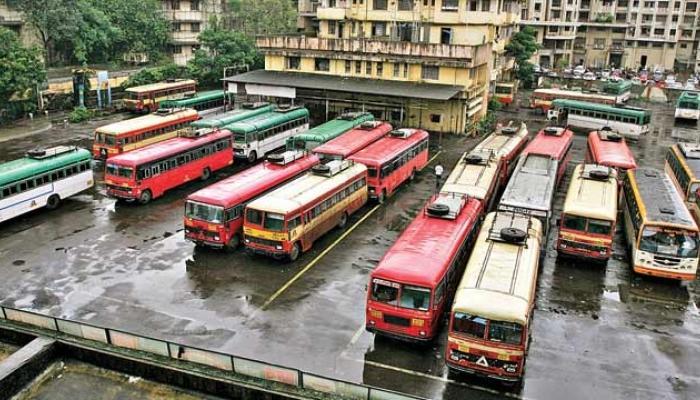 कर्मचाऱ्यांना वाढवायला पगार नाही, पण उधळपट्टी भरपूर... कर्मचाऱ्यांना वाढवायला पगार नाही, पण उधळपट्टी भरपूर...