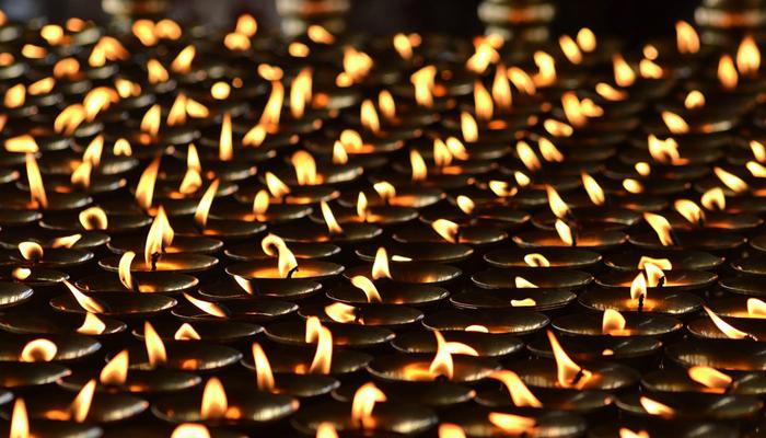 देशभरात दिवाळीची धामधूम..राष्ट्रपती, पंतप्रधानांनी दिल्या शुभेच्छा देशभरात दिवाळीची धामधूम..राष्ट्रपती, पंतप्रधानांनी दिल्या शुभेच्छा
