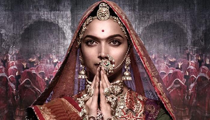 'पद्मावती'ची रांगोळी विस्कटणाऱ्या १३ जणांना अटक 'पद्मावती'ची रांगोळी विस्कटणाऱ्या १३ जणांना अटक
