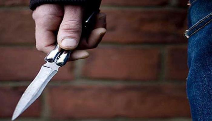 मुंबई : कुर्ला-नेहरूनगर पोलीस ठाणे परिसरात महिलेवर खुनी हल्ला मुंबई : कुर्ला-नेहरूनगर पोलीस ठाणे परिसरात महिलेवर खुनी हल्ला