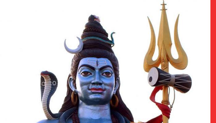 'येथे' देवाला प्रसन्न करण्यासाठी चढवली जाते दारू! 'येथे' देवाला प्रसन्न करण्यासाठी चढवली जाते दारू!