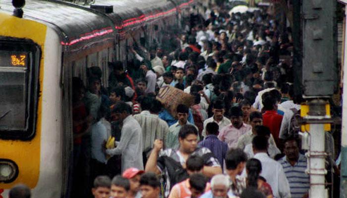रात्री पश्चिम रेल्वेवर मेगाब्लॉक तर रविवारी मध्य-हार्बवर मार्गावर ब्लॉक रात्री पश्चिम रेल्वेवर मेगाब्लॉक तर रविवारी मध्य-हार्बवर मार्गावर ब्लॉक