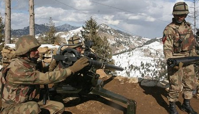 बीएसएफच्या दोन जवानांमध्ये गोळीबार, एकानं गमावला जीव बीएसएफच्या दोन जवानांमध्ये गोळीबार, एकानं गमावला जीव