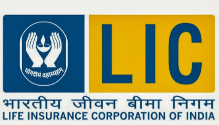 सावधान... LIC पॉलिसीला आधार लिंक करण्याचा SMS तुम्हालाही आलाय का? सावधान... LIC पॉलिसीला आधार लिंक करण्याचा SMS तुम्हालाही आलाय का?