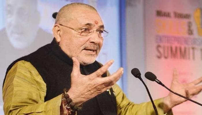 नोकऱ्या नाही म्हणणारांनी चष्मे बदला: गिरिराज सिंह नोकऱ्या नाही म्हणणारांनी चष्मे बदला: गिरिराज सिंह