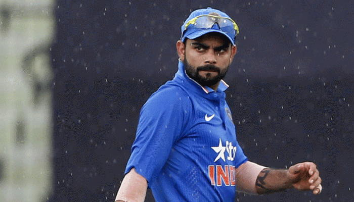 अनुष्काचा पायगुण; पाहा विराटचं पॅकेज किती वाढणार? अनुष्काचा पायगुण; पाहा विराटचं पॅकेज किती वाढणार?