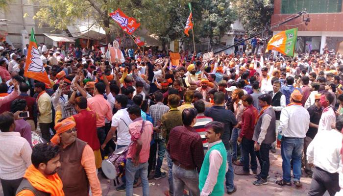 देशभरात भाजप कार्यकर्त्यांचा जल्लोष देशभरात भाजप कार्यकर्त्यांचा जल्लोष