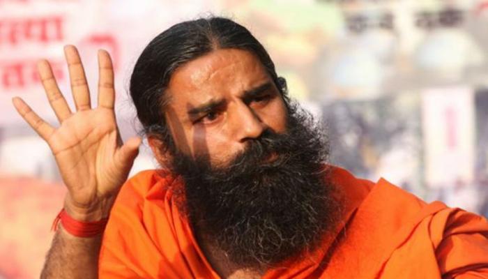 VIDEO: टीव्ही शोमध्ये बाबा रामदेव संतापले VIDEO: टीव्ही शोमध्ये बाबा रामदेव संतापले