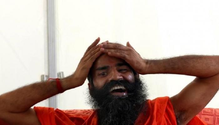 पतंजलीच्या बिस्किटांना झटका, रामदेवबाबांवर गुन्हा दाखल पतंजलीच्या बिस्किटांना झटका, रामदेवबाबांवर गुन्हा दाखल