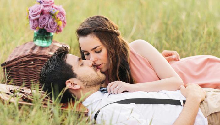 Kiss Day : किसचे 10 प्रकार जे आरोग्यासाठी अधिक फायदेशीर Kiss Day : किसचे 10 प्रकार जे आरोग्यासाठी अधिक फायदेशीर