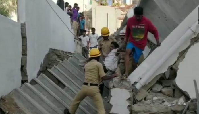 बंगळुरूमध्ये इमारत ढासळली, अनेकजण दबल्याची भीती बंगळुरूमध्ये इमारत ढासळली, अनेकजण दबल्याची भीती