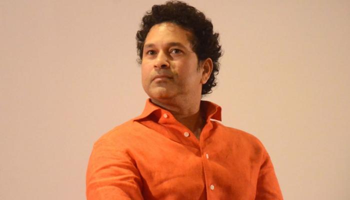 सचिन तेंडुलकरलाही या बॅट्समनने मागे टाकलं, १२ प्रकारे खेळु शकतो एकच बॉल सचिन तेंडुलकरलाही या बॅट्समनने मागे टाकलं, १२ प्रकारे खेळु शकतो एकच बॉल