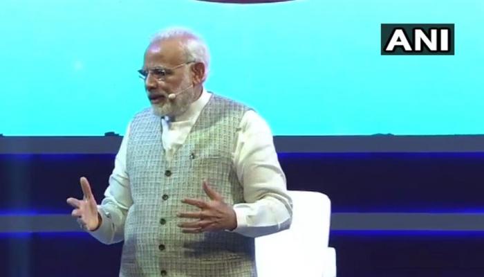 पंतप्रधान मोदींनी विद्यार्थ्यांना दिल्या 'या' टिप्स! पंतप्रधान मोदींनी विद्यार्थ्यांना दिल्या 'या' टिप्स!