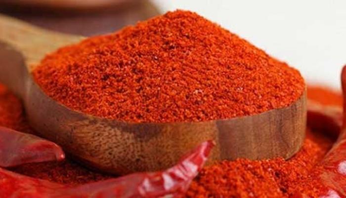 पोलिसांच्या डोळ्यात लाल मिरची पावडर टाकून आरोपी फरार पोलिसांच्या डोळ्यात लाल मिरची पावडर टाकून आरोपी फरार