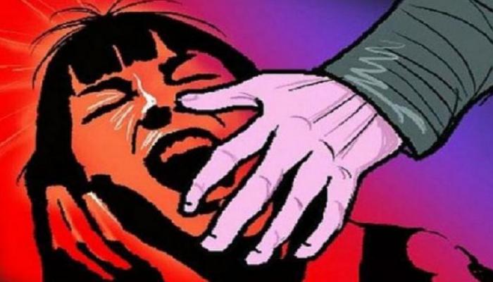 महिलेला सोशल मीडियावर फोटो व्हायरल करण्याची धमकी महिलेला सोशल मीडियावर फोटो व्हायरल करण्याची धमकी