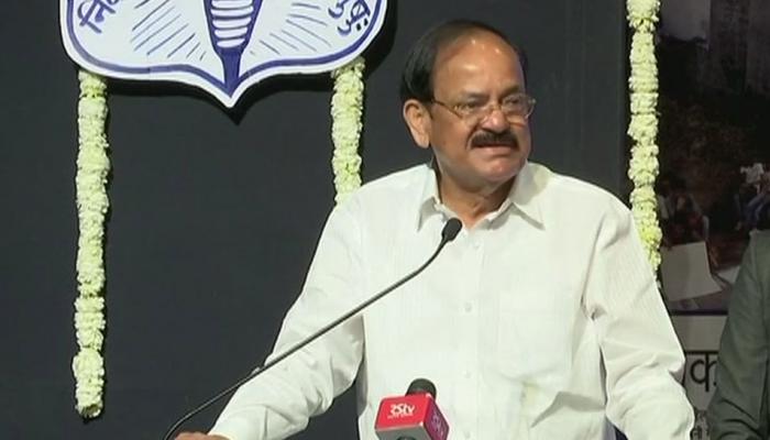 'बिफ खायचंय त्यांनी खा, किस करायचा तर करा, फेस्टिवल कशाला?' 'बिफ खायचंय त्यांनी खा, किस करायचा तर करा, फेस्टिवल कशाला?'