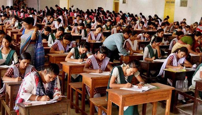 बारावीचा पेपर बाहेर आला, पुन्हा परीक्षा घेणार नाही - काळे बारावीचा पेपर बाहेर आला, पुन्हा परीक्षा घेणार नाही - काळे