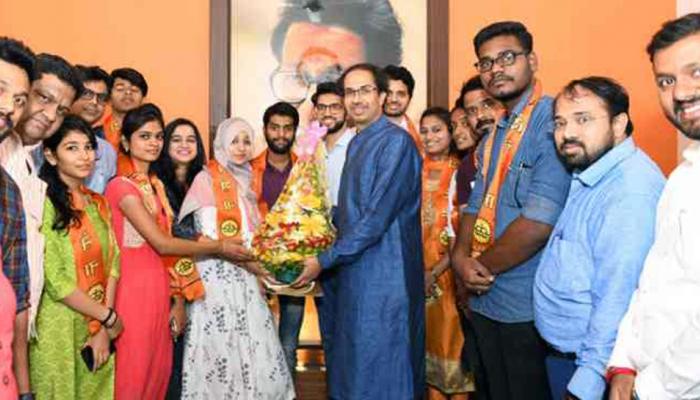 मुंबई विद्यापीठावर युवासेनेचा भगवा फडकला मुंबई विद्यापीठावर युवासेनेचा भगवा फडकला