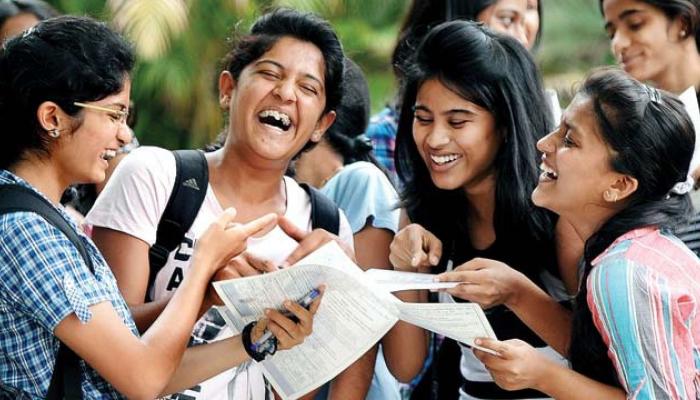 CBSE बोर्डाने पासिंग मार्कच्या नियमामध्ये केला मोठा बदल CBSE बोर्डाने पासिंग मार्कच्या नियमामध्ये केला मोठा बदल