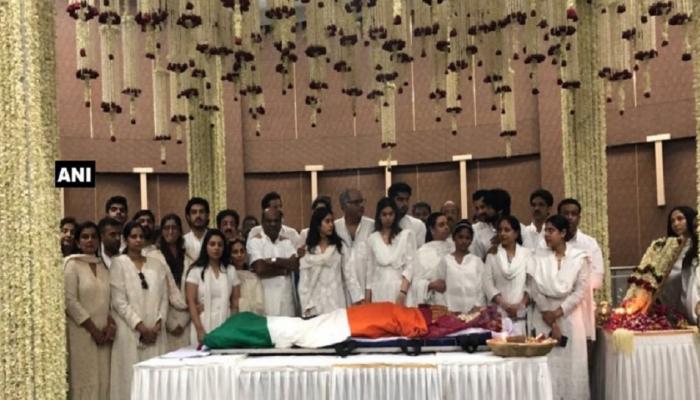 ...म्हणून श्रीदेवीवर शासकीय इतमामात अंत्यसंस्कार ...म्हणून श्रीदेवीवर शासकीय इतमामात अंत्यसंस्कार