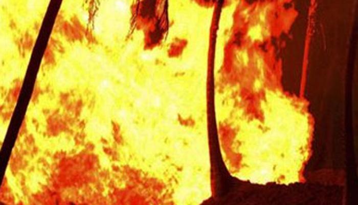 घाटकोपरमध्ये दुकानांना अचानक आग, जिवीतहानी नाही घाटकोपरमध्ये दुकानांना अचानक आग, जिवीतहानी नाही