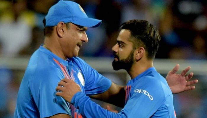 रवी शास्त्रींनी केली विराटची 'या' पाकिस्तानी खेळाडूशी तुलना रवी शास्त्रींनी केली विराटची 'या' पाकिस्तानी खेळाडूशी तुलना