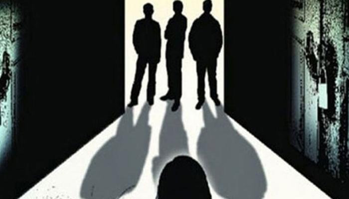 महिलेवर सामूहिक बलात्कार, आरोपींनी व्हिडिओ केला सोशल मीडियात पोस्ट महिलेवर सामूहिक बलात्कार, आरोपींनी व्हिडिओ केला सोशल मीडियात पोस्ट