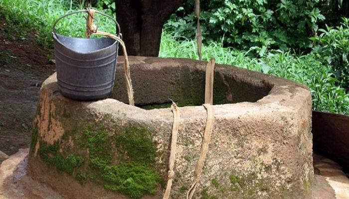 'तहान लागली आणि त्याने इंटरनेटवर विहिरच खोदली' 'तहान लागली आणि त्याने इंटरनेटवर विहिरच खोदली'