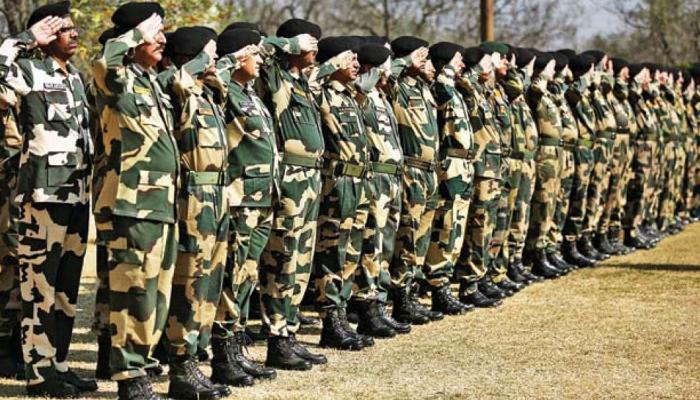 धक्कादायक : 3 वर्षात चार टक्याहून अधिक जवानांनी सोडली नोकरी धक्कादायक : 3 वर्षात चार टक्याहून अधिक जवानांनी सोडली नोकरी