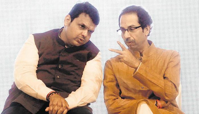 उद्धव ठाकरेंचा असाही यूटर्न, एका न झालेल्या भेटीचा घटनाक्रम ! उद्धव ठाकरेंचा असाही यूटर्न, एका न झालेल्या भेटीचा घटनाक्रम !