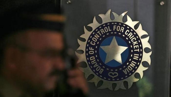 BCCI ई-लिलाव प्रक्रिया, पहिल्या दिवशी ४४४२ कोटींची बोली BCCI ई-लिलाव प्रक्रिया, पहिल्या दिवशी ४४४२ कोटींची बोली