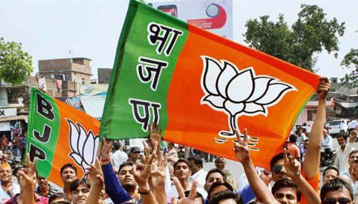 भाजप कार्यकर्त्यांना न घेताच... स्टेशनसे गाडी जब छुट जाती है तो... भाजप कार्यकर्त्यांना न घेताच... स्टेशनसे गाडी जब छुट जाती है तो...