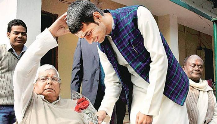 ऐश्वर्या रायसोबत विवाह करणार लालूंचा मुलगा तेजप्रताप यादव ऐश्वर्या रायसोबत विवाह करणार लालूंचा मुलगा तेजप्रताप यादव