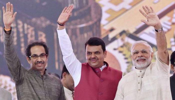 दहावीच्या पुस्तकात सत्ताधारी भाजप - शिवसेनेवर स्तुतीसुमनं... दहावीच्या पुस्तकात सत्ताधारी भाजप - शिवसेनेवर स्तुतीसुमनं...