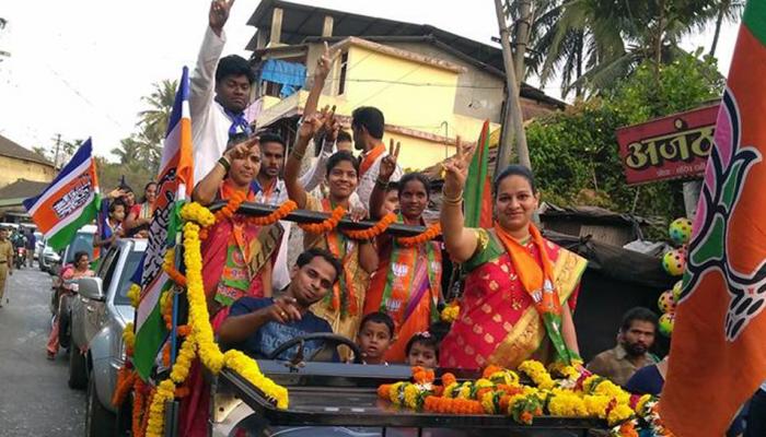 शिवसेनेचा बालेकिल्ला पोखरण्यासाठी भाजपची राज ठाकरेंना टाळी शिवसेनेचा बालेकिल्ला पोखरण्यासाठी भाजपची राज ठाकरेंना टाळी