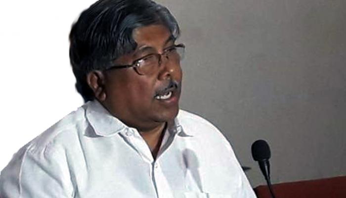 महसूलमंत्री चंद्रकांत पाटील यांची अशी दमबाजी महसूलमंत्री चंद्रकांत पाटील यांची अशी दमबाजी