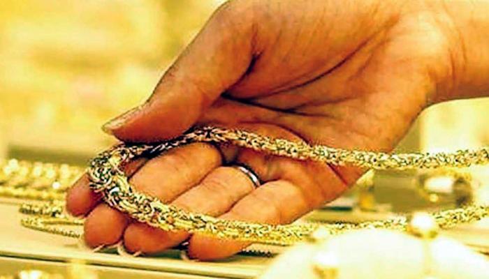 सोनं खरं आहे की खोटं, कसं ओळखाल? सोप्या टिप्स... सोनं खरं आहे की खोटं, कसं ओळखाल? सोप्या टिप्स...