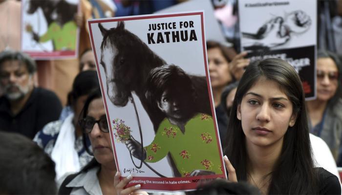 'बाई आहे ती, किती अक्कल असेल?' वकिलानं काढली महिला अधिकाऱ्याची अक्कल 'बाई आहे ती, किती अक्कल असेल?' वकिलानं काढली महिला अधिकाऱ्याची अक्कल