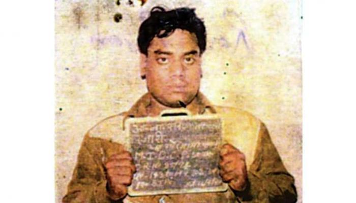 कुख्यात रवि पुजारीवर बिल्डरला खंडणीसाठी फोन केल्याचा आरोप; गुन्हा दाखल कुख्यात रवि पुजारीवर बिल्डरला खंडणीसाठी फोन केल्याचा आरोप; गुन्हा दाखल
